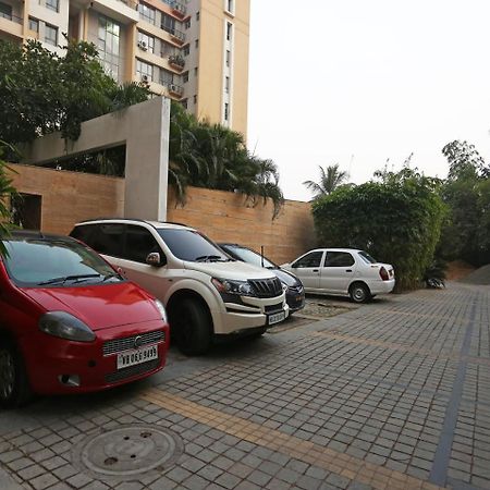 Capital O 10212 Hotel West Willows Xanadu Calcutá Exterior foto