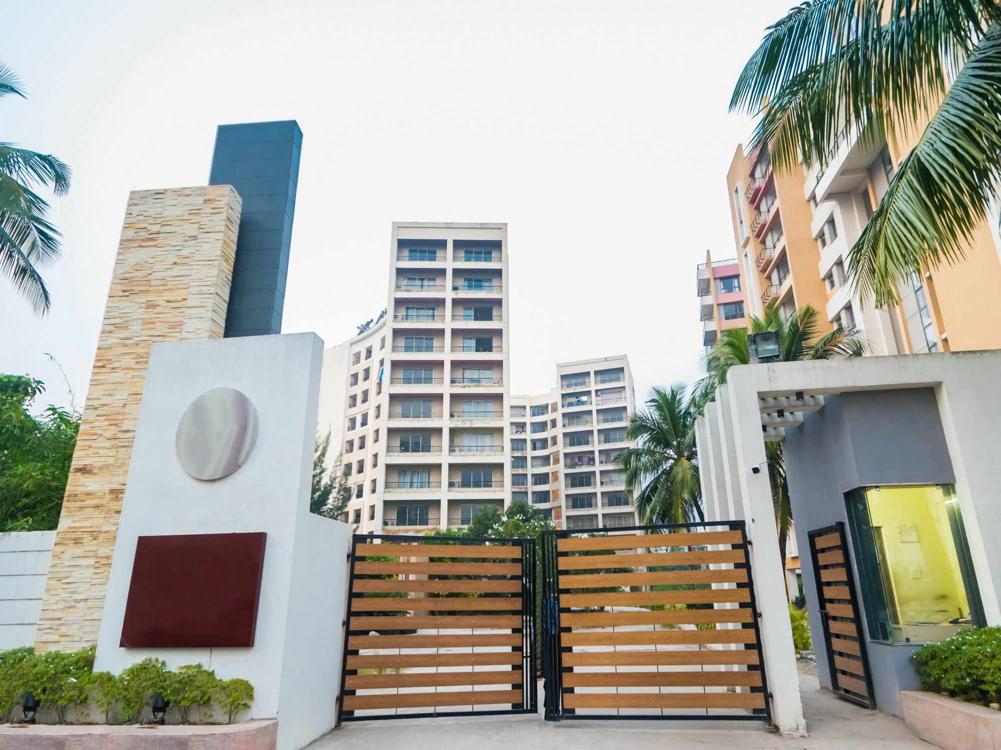 Capital O 10212 Hotel West Willows Xanadu Calcutá Exterior foto